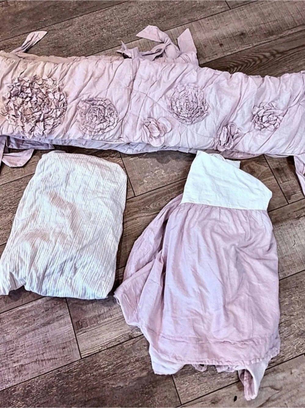 RESTORATION HARDWARE Baby&child Lilac Purple Washed Applied Fleur
Crib Sheet an